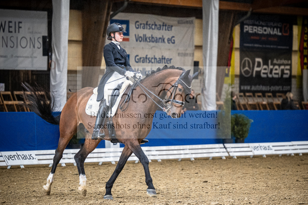 DOS_4432 | Entdecke hochwertige Reitturnierfotos von Foto Oger. Professionell, emotional und authentisch – jetzt Lieblingsmomente im Shop bestellen.Deutschlandweite Turnierfotografie. - Realisiert mit Pictrs.com