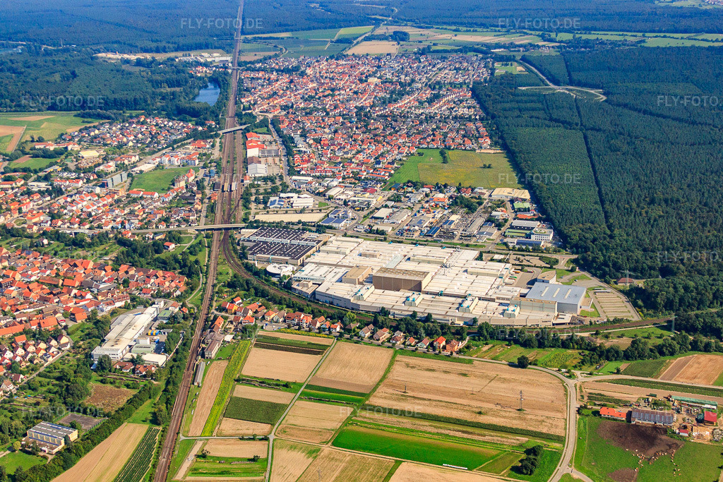 Luftbild: SEW-EURODRIVE GmbH & Co KG – Fertigungswerk und SCC Mechanik/Mechatronik im Ortsteil Graben in Graben-Neudorf im Bundesland Baden-Württemberg in Deutschland. Foto: IMG_33331.jpg vom 05.09.2010 durch Werner Riehm/FLY-FOTO.deAuflösung des Originals: 4752 x 3168 pxWWW.SEW-EURODRIVE.DE