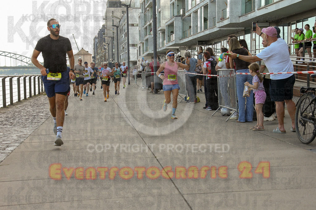 250920_1450_EX1_7811 | Sportfotografie im Rhein-Sieg Kreis, Köln, Bonn, NRW, Rheinland Pfalz, Hessen, etc. Unser Tätigkeitsfeld umfasst den Laufsport vom Volkslauf über den Marathon, Duathlon, Triathon bis zum Ultralauf wie Kölnpfad Ultra oder Schindertrail.