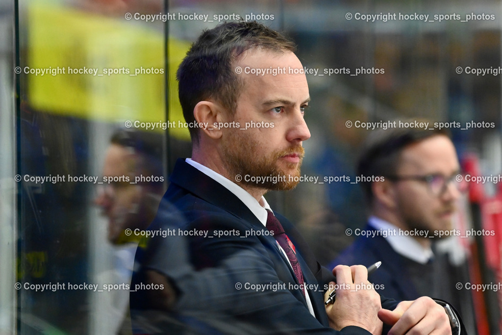 EC IDM Wärmepumpen VSV vs. Pioneers Vorarlberg | Headcoach PIONEERS VORARLBERG STANLEY DYLAN, EC IDM Wärmepumpen VSV vs. Pioneers Vorarlberg, EC IDM Wärmepumpen VSV vs. Pioneers Vorarlberg am 14.12.2024 in Villach (Stadthalle Villach), Austria, (Photo by Bernd Stefan)