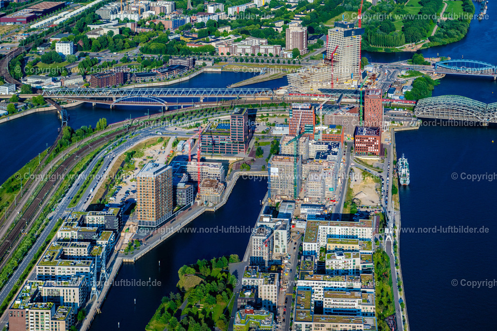 Hamburg_Baakenhafen_Elbtower_Elbbrücken_Hafencity_ELS_8167160625 | HAMBURG 16.06.2025 Baustellen für Wohn- und Geschäftshäuser im Baakenhafen entlang der der Baakenallee in der HafenCity in Hamburg, Deutschland. Weiterführende Informationen bei: AUG. PRIEN Bauunternehmung (GmbH & Co. KG),  BVE Bauverein der Elbgemeinden eG,  Baugenossenschaft Hamburger Wohnen eG,  Johann Daniel Lawaetz-Stiftung,  Richard Ditting GmbH & Co. KG,  bof architekten,  florian krieger - architektur und städtebau gmbh. // Construction sites for residential and commercial buildings in the Baakenhafen along the Baakenallee in HafenCity in Hamburg, Germany. Further information at: AUG. PRIEN Bauunternehmung (GmbH & Co. KG),  BVE Bauverein der Elbgemeinden eG,  Baugenossenschaft Hamburger Wohnen eG,  Johann Daniel Lawaetz-Stiftung,  Richard Ditting GmbH & Co. KG,  bof architekten,  florian krieger - architektur und staedtebau gmbh. Foto: Martin Elsen