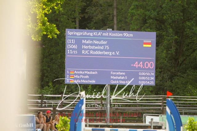 DKP45206 | Turnierfotos kaufen im Webshop von Daniel Kuhl Photography – entdecke professionelle Reitsportfotos aus Turnieren & Events. Hochwertige Turnierbilder online bestellen & sichern. Jetzt Fotos von Reitsportturnieren kaufen!