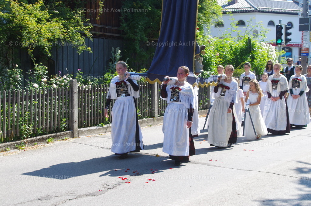 IMGP4202 | fotografiert von Axel PollmannLeonhardi Wallfahrt Benediktbeuern und Murnau, Fronleichnam, Fasching, Landschaft im Loisachtal und Benediktbeuern  - Realisiert mit Pictrs.com