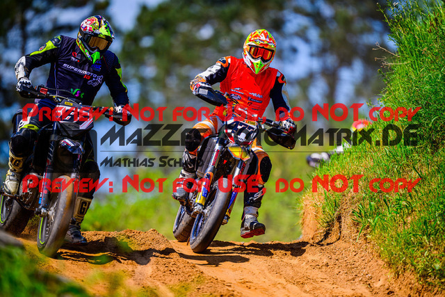 MaZZes_FotoMatrix_240512_6007705_0062 | UE40