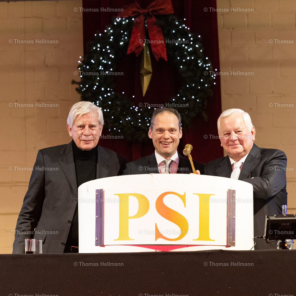 TH_Paul Schockemöhle_ Hendrik Schulze-Rückamp_ Ullrich Kasselmann_2096 | Paul Schockemöhle, Hendrik Schulze-Rückamp, Ullrich Kasselmann beim PSI Auktion 2022 am 10.12.22 in Ankum, Sporthotel Ankum