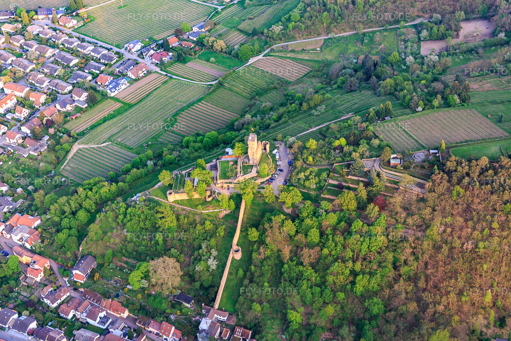 Luftbild: Wehrmauer zur Wachtenburg (Ruine 