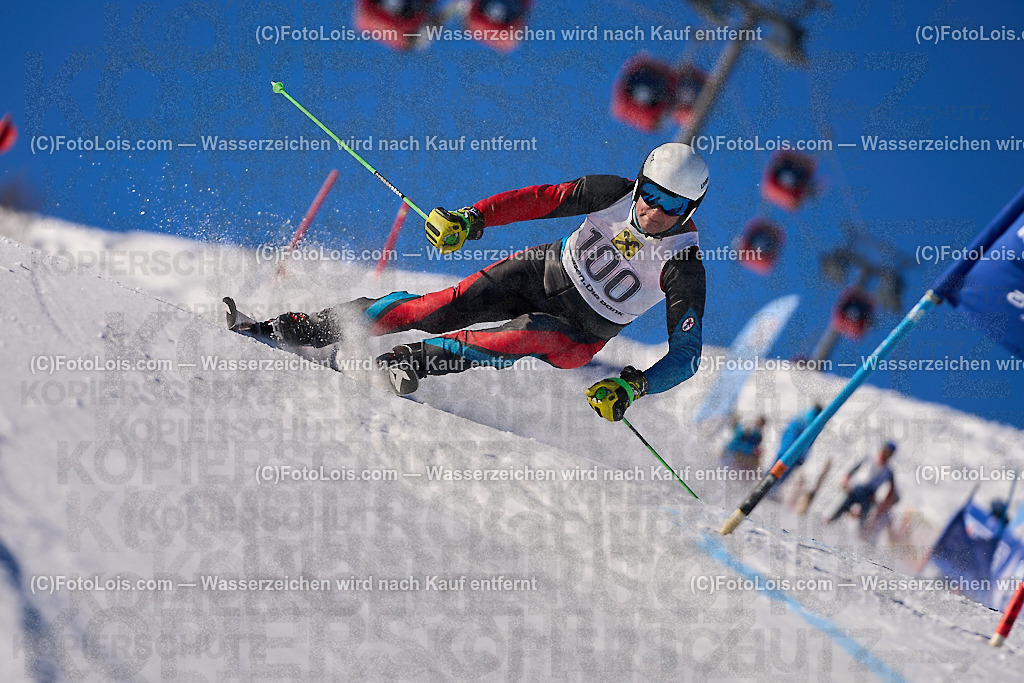 ALP3182_MASTERS-Cup_GS-B Herrn_Gruber Franz | (C)FotoLois.com, Alois Spandl. FIS Masters-Cup Wildschönau, Giant Slalom auf der Piste Schatzberg GS, Siegerehrung auf dem Dorfplatz Niederau, Sa 13. Januar 2024.