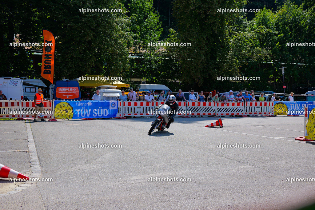 P1014813 | Erleben Sie atemberaubende, hochqualitative Fotos Ihrer Fahrt entlang der malerischen Alpenstraßen. Besuchen Sie alpineshots.com, um professionelle Aufnahmen Ihrer unvergesslichen Reise zu finden und zu kaufen - Realisiert mit Pictrs.com