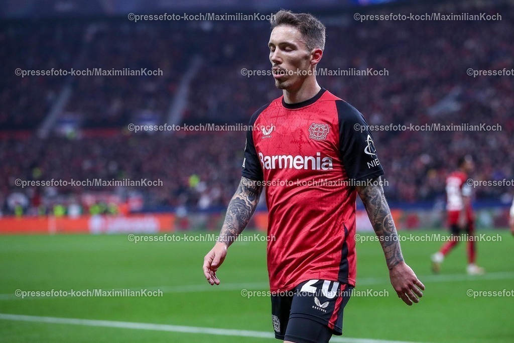 UCL11032502315 | 11.03.2025, Fußball, UEFA Champions League, Bayer 04 Leverkusen - FC Bayern München, Achtelfinale Rückspiel, BayArena, Saison 2024 2025: Alejandro Grimaldo (Bayer04 Leverkusen #20)DFB regulations prohibit any use of photographs as image sequences and or quasi-video.