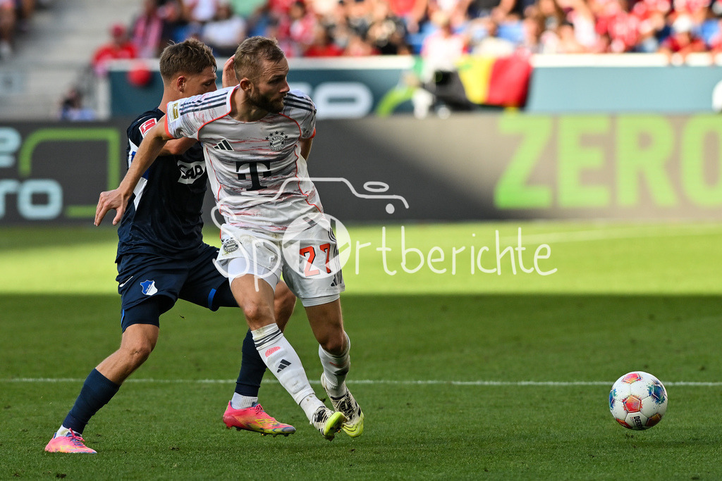 TSG 1899 Hoffenheim - FC Bayern München | im Duell Alexander PRASS (TSG Hoffenheim 22) und Konrad LAIMER (FC Bayern Muenchen 27) / Zweikampf / Bundesliga: TSG 1899 Hoffenheim - FC Bayern München; PreZero-Arena am 20.09.2025 / DFL REGULATIONS PROHIBIT ANY USE OF PHOTOGRAPHS AS IMAGE SEQUENCES AND/OR QUASI-VIDEO