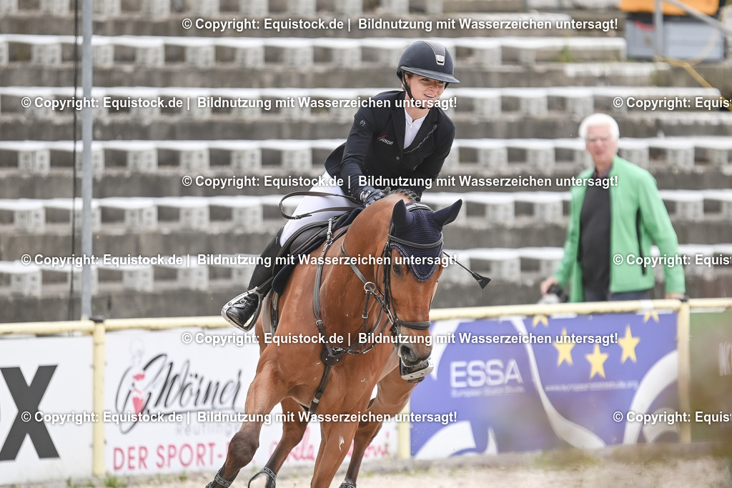 20230514_CCI4_Springen_0333 | equistock