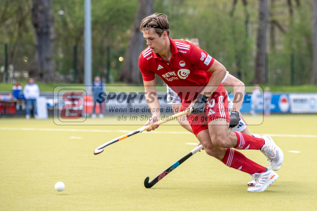 SFE_20260321_0043 | Köln, Deutschland, 21.03.26: Feldhockey 1. Bundesliga Herren zwischen Rot-Weiss Köln - Mannheimer HC im REWE Sportpark am 21.03.2026 in Köln, Deutschland. (Foto von Stephan Fehrmann)Köln, Germany, 21.03.26: Feldhockey 1. Bundesliga Herren between Rot-Weiss Köln - Mannheimer HC in REWE Sportpark at 21.03.2026 in Köln, Deutschland. (Foto from Stephan Fehrmann)