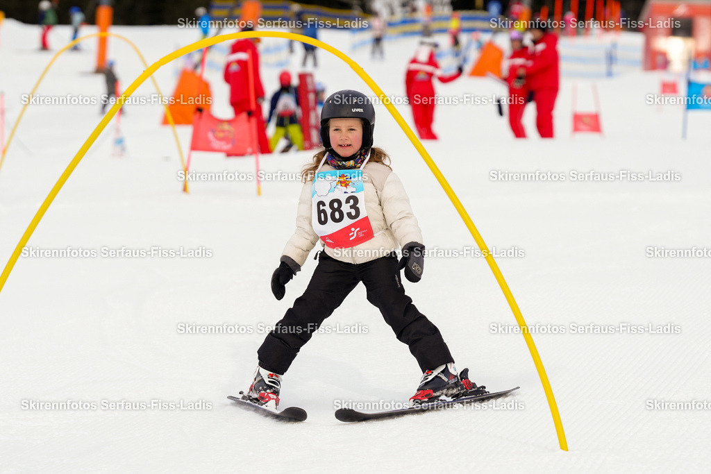 SRF_02.01.2026_0025 | Skirennfotos,Serfaus,Fiss,Ladis,Kinderskirennen,Winter,Tirol,Oberland,skirace,SFL,feelfree,weil wir's genießen,ski,Ski,skifahren,Sonnenplateau, - Realisiert mit Pictrs.com