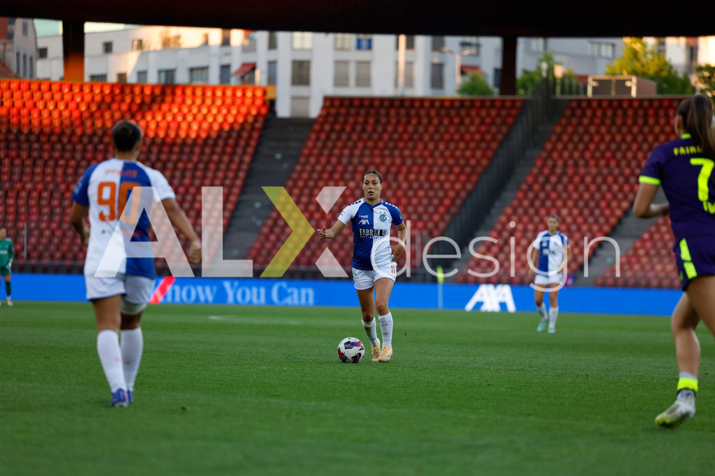GC Zürich vs FC Zürich - AXA Women’s Super League Playoffs - Stadion Letzigrund | NOÉMIE POTIER of Grasshopper Club Zürich during the AXA Women’s Super League Playoffs quarter-final second leg between GC Zürich and FC Zürich at Stadion Letzigrund, Zurich, Switzerland. - Realisiert mit Pictrs.com