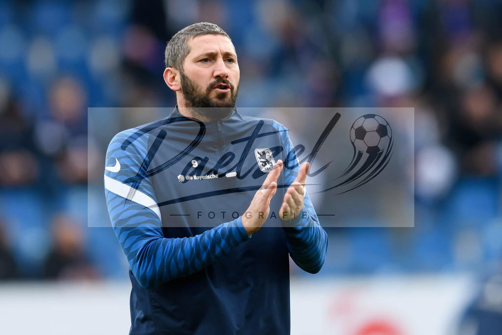 OSNTSV20211106_079 | Fussball, Herren: Sascha Moelders (TSV 1860 Muenchen) gestikuliert, Gestik bei dem Spiel der 3. Liga zwischen VfL Osnabrueck und TSV 1860 Muenchen im Stadion an der Bremer Bruecke am 06.11.2021 in Osnanbrueck, Deutschland.DFB / DFL REGULATIONS PROHIBIT ANY USE OF PHOTOGRAPHS AS IMAGE SEQUENCES AND/OR QUASI-VIDEO. - Realisiert mit Pictrs.com