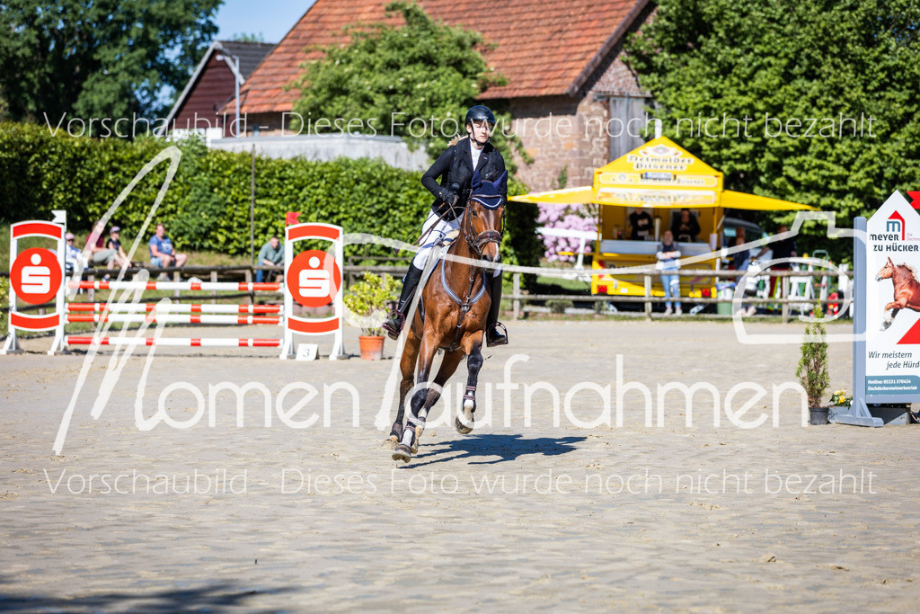 Donop24-A2Spr-019 | MomenTaufnahmen Pferdesportfotos