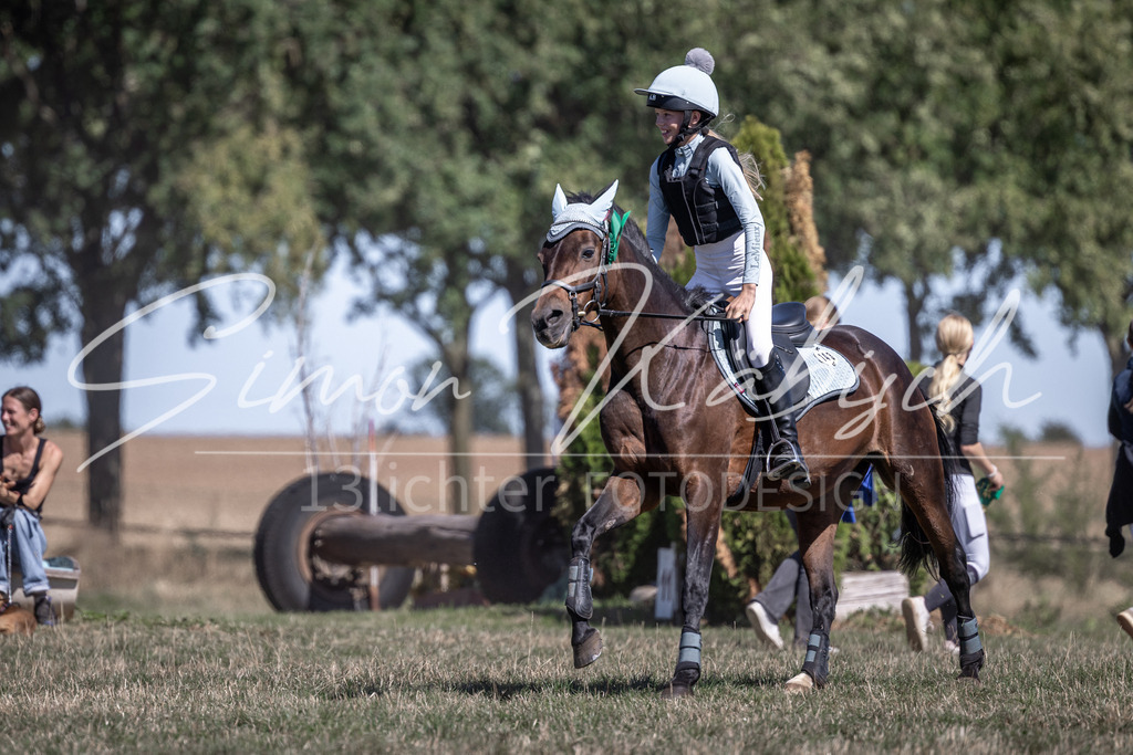 20260906-_3LI4875 | Tierfotografie Pferde, Hunde, Katzen, Haustiere.
Turnierfotografie Reitturniere, Reiten, Springreiten, Dressur in Hanau, dem Main-Kinzig-Kreis und dem Rhein-Main- Gebiet um Frankfurt