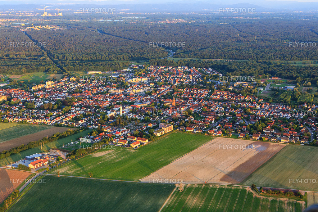 Stadtansicht aus Norden | Luftbild: Stadtansicht aus Norden in Kandel im Bundesland Rheinland-Pfalz in Deutschland. Foto: IMG_107786.jpg vom 03.06.2018 durch Werner Riehm/FLY-FOTO.de - Realisiert mit Pictrs.com