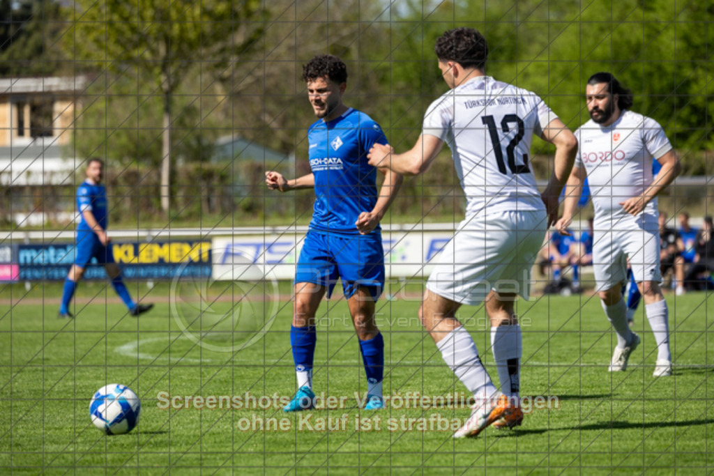 20250419_153948_0128 | #,1.FC Eislingen (blau) vs. Türksport Nürtingen (weiß), Fußball, Bezirksliga - Bezirk Neckar/Fils, 23. Spieltag, Saison 2024/2025, Rasenplatz, Eichbachstation, Haldenstraße 45, 73054 Eislingen, 19.04.2025 - 15:30 Uhr,Foto: PhotoPeet-Sportfotografie/Peter Harich