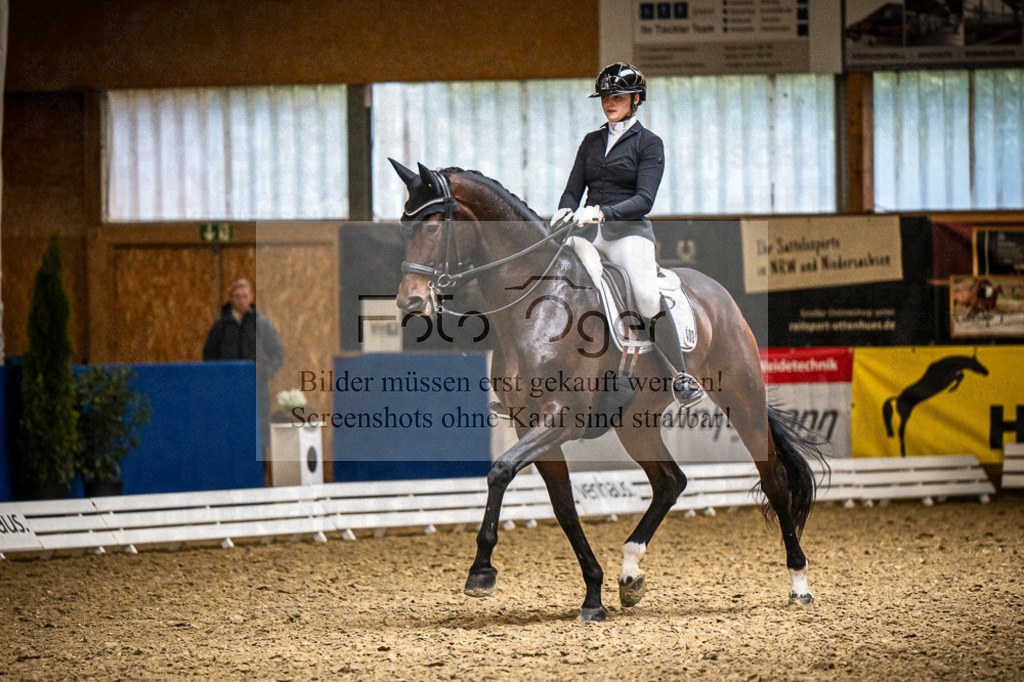 DOS_4580 | Entdecke hochwertige Reitturnierfotos von Foto Oger. Professionell, emotional und authentisch – jetzt Lieblingsmomente im Shop bestellen.Deutschlandweite Turnierfotografie. - Realisiert mit Pictrs.com