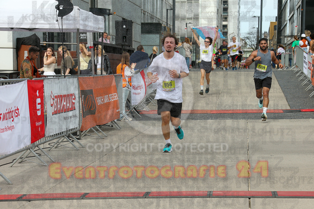250920_1326_EX1_4502 | Sportfotografie im Rhein-Sieg Kreis, Köln, Bonn, NRW, Rheinland Pfalz, Hessen, etc. Unser Tätigkeitsfeld umfasst den Laufsport vom Volkslauf über den Marathon, Duathlon, Triathon bis zum Ultralauf wie Kölnpfad Ultra oder Schindertrail.