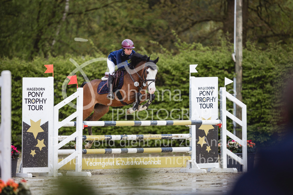 240426_Olfen-Vinnum_PonyTrophy-404 | Deine schönsten Turniermomente als professionelle Fotos! Entdecke hochwertige Pferdesport-Fotografie im Online-Shop. Jetzt Fotos finden & bestellen!