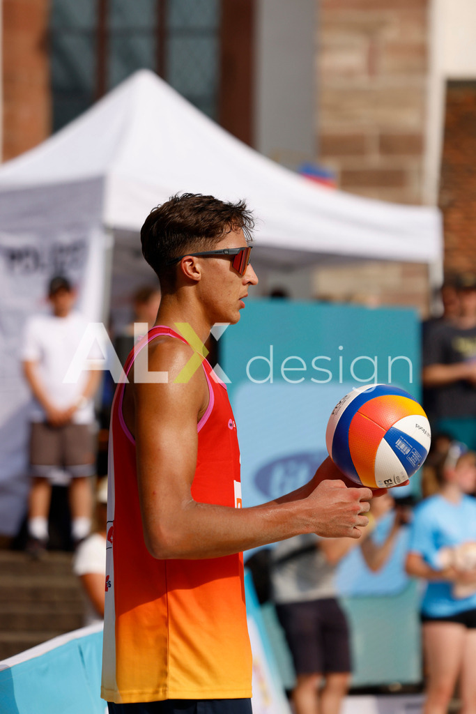 Obi BeachTour 2026 - Basel | BASEL, SWITZERLAND - JULY 19: LUC EMANUEL FLÜCKIGER (SUI) during the Obi BeachTour 2026 match between DILLIER / FLÜCKIGER (SUI) and BREER / KÄLIN (SUI) at Barfüsserplatz on July 19, 2026 in Basel, Switzerland. - Realisiert mit Pictrs.com