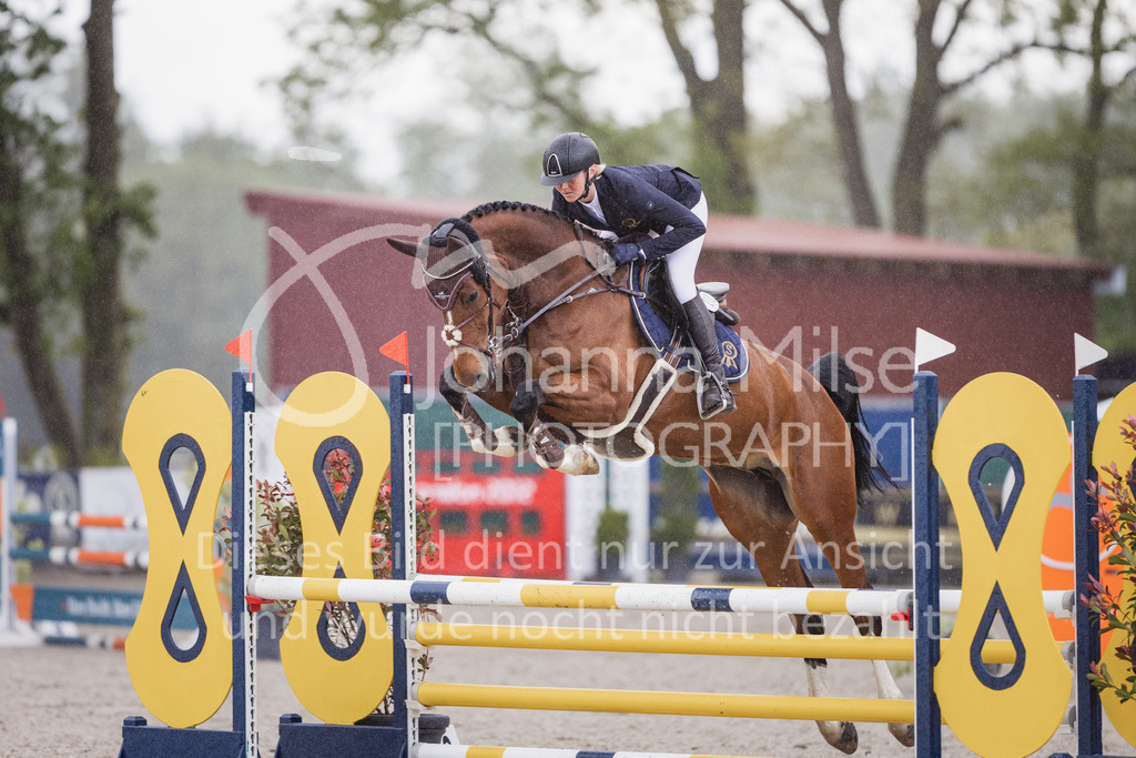 230516_Mühlen_03SprPf-A-414 | Deine schönsten Turniermomente als professionelle Fotos! Entdecke hochwertige Pferdesport-Fotografie im Online-Shop. Jetzt Fotos finden & bestellen!