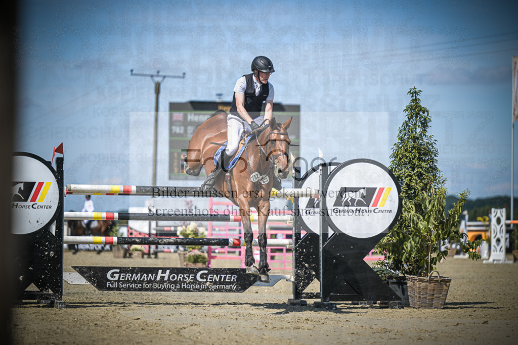 DOS_2941 | Entdecke hochwertige Reitturnierfotos von Foto Oger. Professionell, emotional und authentisch – jetzt Lieblingsmomente im Shop bestellen.Deutschlandweite Turnierfotografie. - Realisiert mit Pictrs.com