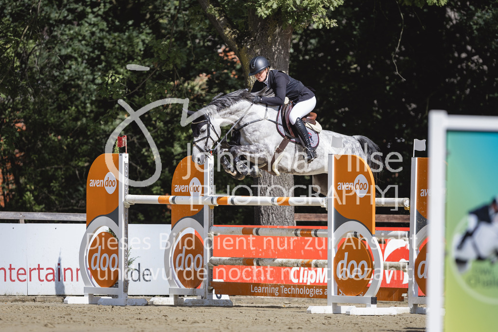 230826_Delbrueck_Youngster-M-566 | Deine schönsten Turniermomente als professionelle Fotos! Entdecke hochwertige Pferdesport-Fotografie im Online-Shop. Jetzt Fotos finden & bestellen!