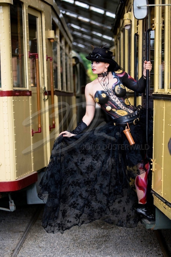 Bodypainting-STEAMPUNK_2687 | #001 | Modell: Skadi | Foto: Alexander Große-Strangmann  - Realisiert mit Pictrs.com