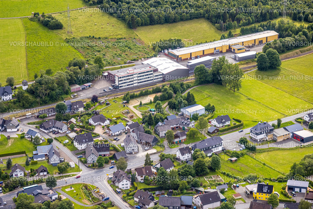 Erndtebrueck240709731 | Luftbild, Ortsteil Wohngebiet Zentrum, Gewerbeansiedlung, Schameder, Erndtebrück, Kreis Siegen-Wittgenstein, Nordrhein-Westfalen, Deutschland