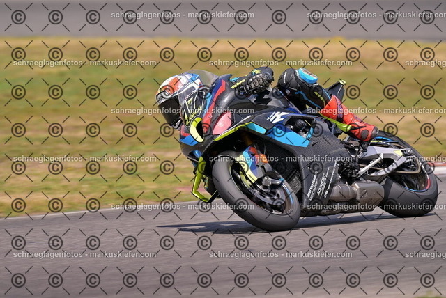 26bt05-1437 | markuskiefer.com - Realisiert mit Pictrs.com