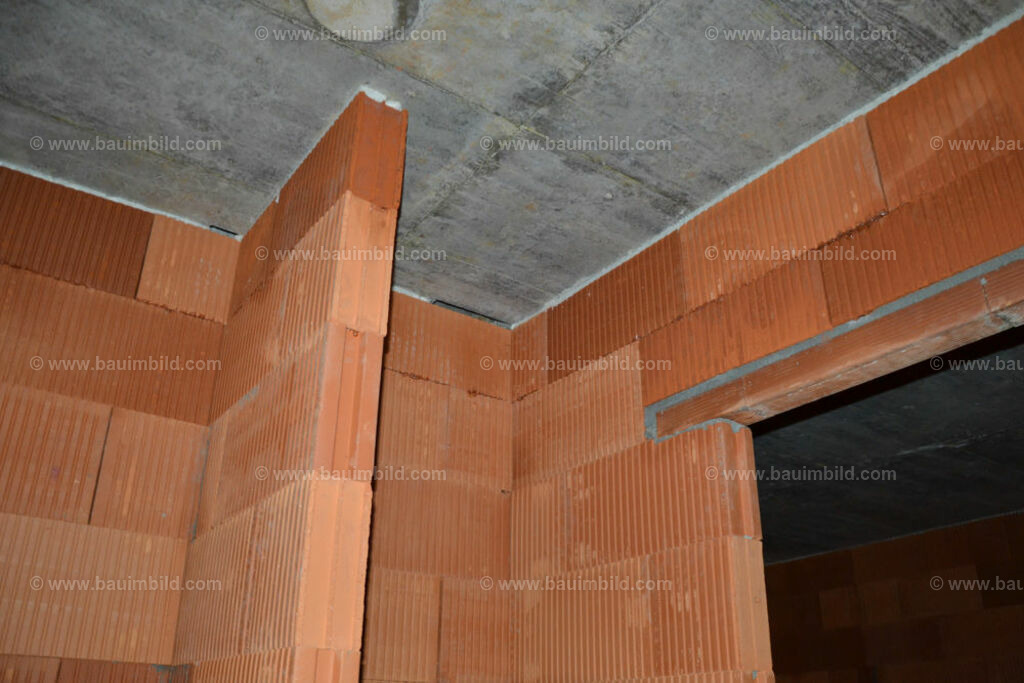bib-lg07-mauerarbeiten-0243 | Nach LV-Leistungsgruppen sortierte Detailfotos über den Bau eines Hauses. Alle Hausbau-Bilder direkt vom Urheber und Autor der Website Haus-Selber-Bauen.com