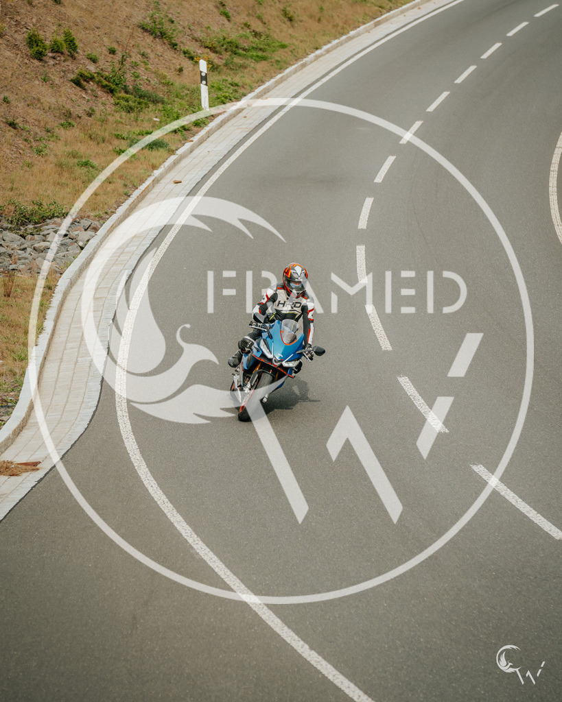blau Aprilia-4 | cw-framed