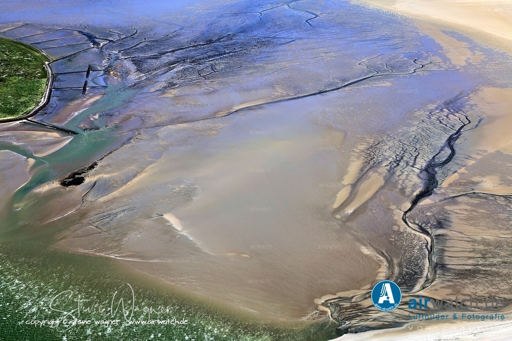 Halligen-Inseln-Weltnaturerbe-Wattenmeer-Mai-23-airwatch-wagner-240A3007 | Entdecken Sie atemberaubende Luftbilder und Fotografien auf airwatch.de - Tauchen Sie ein in eine Welt voller faszinierender Aufnahmen aus der Vogelperspektive.