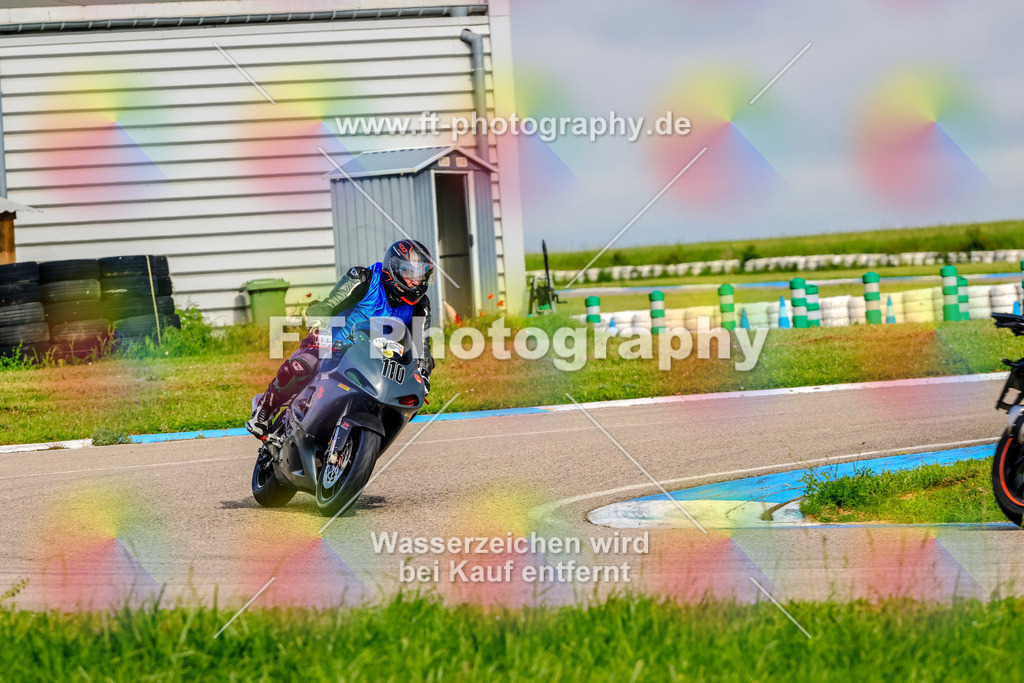 MotoTeam-8445 | Hier findet Ihr Bilder von Touristenfahrten auf der Nürburgring Nordschleife oder von anderen Veranstaltungen die ich besucht habe. Viel Spass beim Durch Schauen 