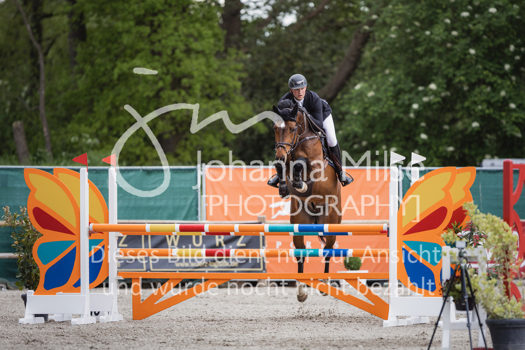 230516_Mühlen_05SprPf-L-544 | Deine schönsten Turniermomente als professionelle Fotos! Entdecke hochwertige Pferdesport-Fotografie im Online-Shop. Jetzt Fotos finden & bestellen!