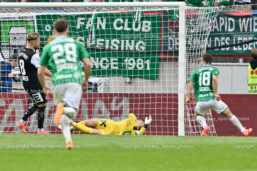 SK Puntigamer Sturm vs. SK Rapid Wien Siegerehrung, Impressionen | #8 Alexander Prass SK Sturm, #16 Vítezslav Jaros SK Sturm, #18 Matthias Seidl SK Rapid, SK Puntigamer Sturm vs. SK Rapid Wien Siegerehrung, Impressionen, SK Puntigamer Sturm vs. SK Rapid Wien Siegerehrung, Impressionen am 01.05.2024 in Klagenfurt (Wörthersee Stadion ), Austria, (Photo by Bernd Stefan)
