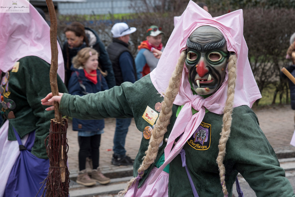 FastSonn_23-155 | Fotoblog Schwarzwald, Foto Blog Wiesental, Pfaffenberg, Winterzauber, Zeller Bergland, Zell im Wiesental, Fotoblog Wiesental, Landschaftsfotos, Bilder Wiesental, Natur, Naturbilder, Fastnacht, Zeller Fastnacht, Zeller Fasnacht, Zeller Bergland, Belchen, - Realisiert mit Pictrs.com