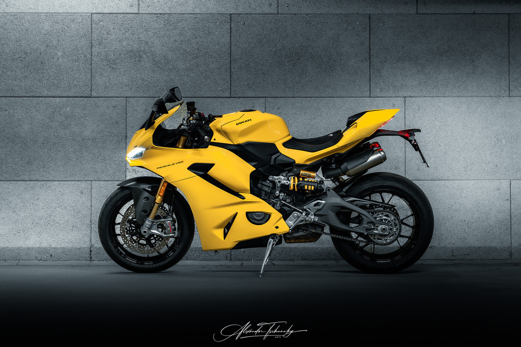 Ducati Panigake V2S | Entdecken Sie die faszinierende Welt von Alexander Tschuncky Arts: Kreative Fotografie, atemberaubende Automobilkunst und hochwertiger Bilderdruck. Lassen Sie sich inspirieren! - Realisiert mit Pictrs.com