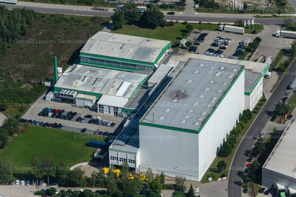 4050710 | ROTH 02.09.2021 Gebäude und Produktionshallen auf dem Fabrikgelände der "Nutrichem Diät + Pharma GMBH" An der Lände in Roth im Bundesland Bayern, Deutschland. // Building and production halls on the premises der "Nutrichem Diaet + Pharma GMBH" An of Laende in Roth in the state Bavaria, Germany. Foto: Gerhard Launer