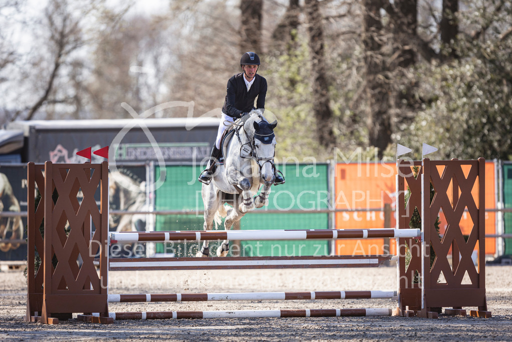 250408_Mühlen_SprPf-A2-310 | Deine schönsten Turniermomente als professionelle Fotos! Entdecke hochwertige Pferdesport-Fotografie im Online-Shop. Jetzt Fotos finden & bestellen!