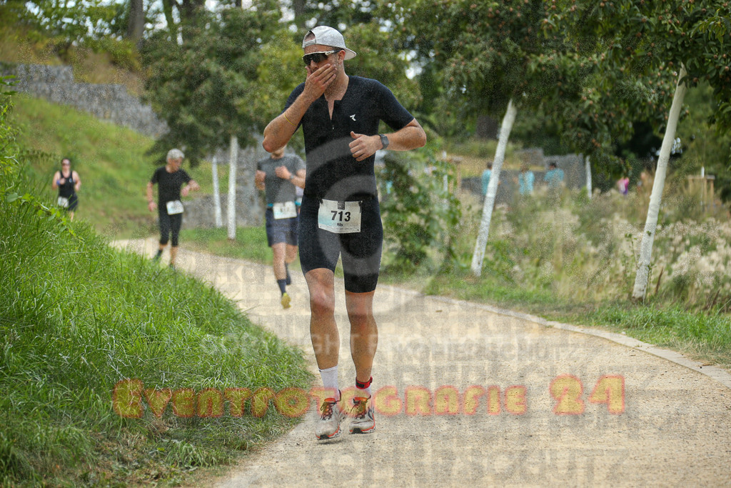 250824_1424_EX1_6054 | Sportfotografie im Rhein-Sieg Kreis, Köln, Bonn, NRW, Rheinland Pfalz, Hessen, etc. Unser Tätigkeitsfeld umfasst den Laufsport vom Volkslauf über den Marathon, Duathlon, Triathon bis zum Ultralauf wie Kölnpfad Ultra oder Schindertrail.