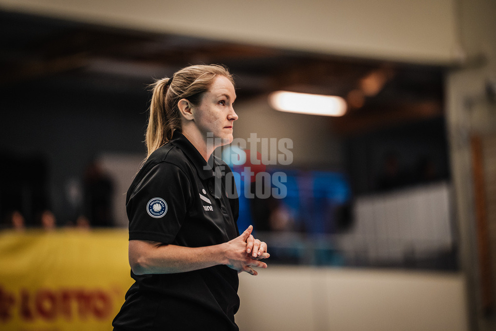 Volleyball | Frauen | Saison 2025/2026 | Volleyball Bundesliga | ETV Hamburger Volksbank Volleys vs. VC Wiesbaden | 14.03.2026 | Trainerin Ines Laube (ETV Hamburger Volksbank Volleys)