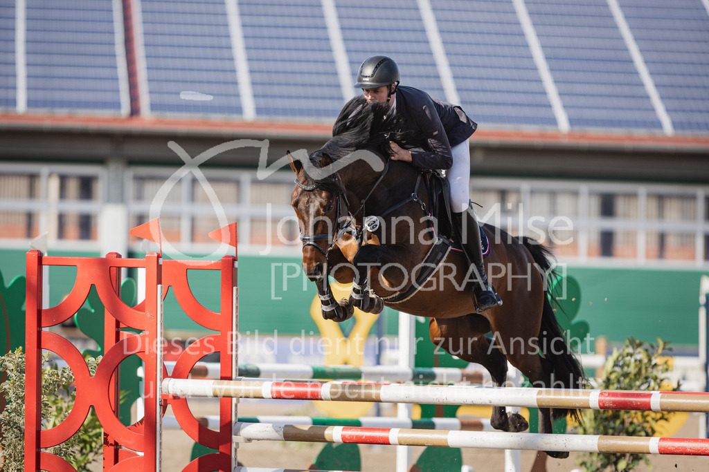 230411_Mühlen_04SprPf-L-442 | Deine schönsten Turniermomente als professionelle Fotos! Entdecke hochwertige Pferdesport-Fotografie im Online-Shop. Jetzt Fotos finden & bestellen!