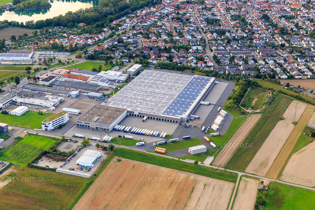 Luftbild: Logistikzentrum an der Karlsruher Straße in Ketsch im Bundesland Baden-Württemberg in Deutschland. Foto: IMG_102566.jpg vom 24.08.2017 durch Werner Riehm/FLY-FOTO.de