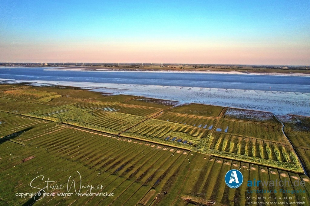 Luftbild Nordstrand, Suederhafen, An de Wehl, Evensbüller Chaussee, Husumer Bucht | Luftbild Nordstrand, Suederhafen, An de Wehl, Evensbüller Chaussee, Husumer Bucht - In unmittelbarer Nähe befindet sich auch die Straße An de Wehl, die ebenfalls zu den genannten Adressen in Nordstrand gehört. 