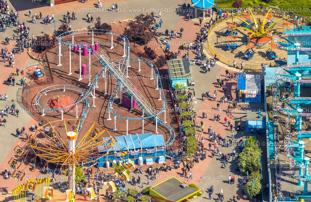Bottrop230510087Kirchhellen | Luftbild, Movie Park Germany, Freizeitpark zum Thema Film, Achterbahn Backyardigans Mission to Mars, Kettenkarussell Splat-O-Sphere, Fairy World Spin Karussell, , Kirchhellen-Nord-Ost, Bottrop, Ruhrgebiet, Nordrhein-Westfalen, Deutschland