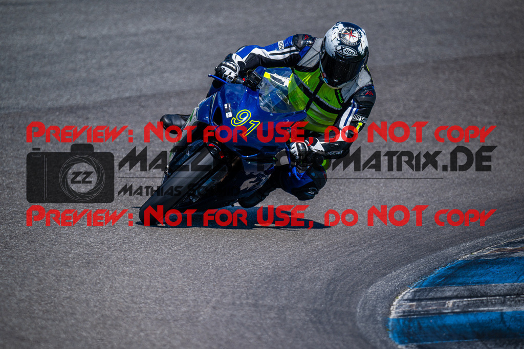 MaZZes_FotoMatrix_240520_6007705_5295 | ROT